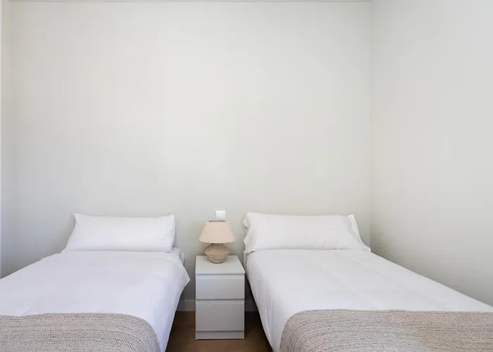 Sea View Apartment *