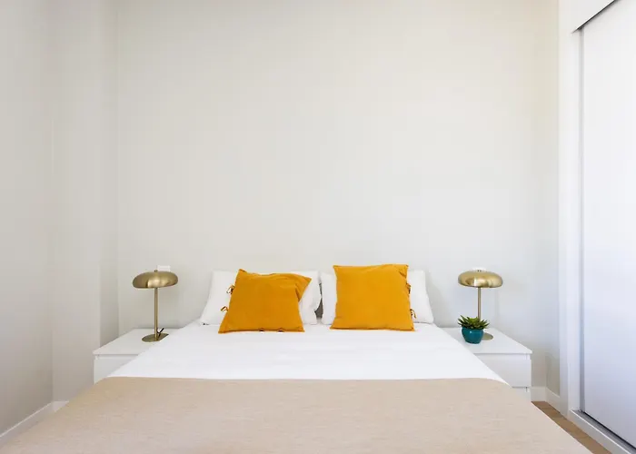 Sea View Apartment *