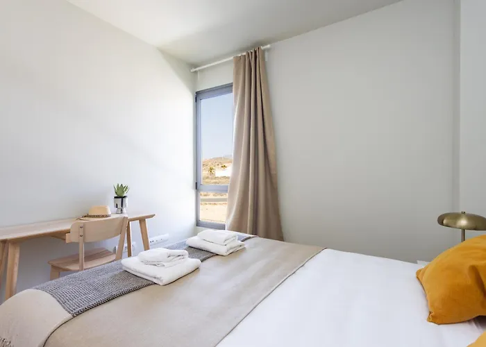 Sea View Apartment *